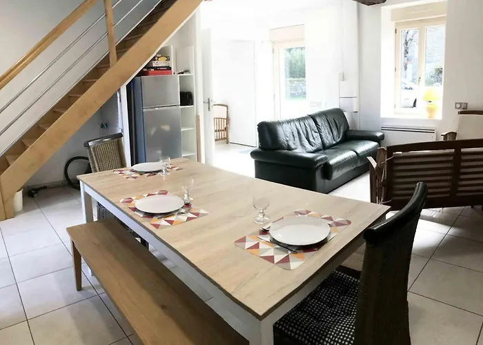 Tranquille Avec Poele Et Animaux Admis, Proche Nature - Fr-1-497-74 * Saint-Fraimbault-sur-Pisse